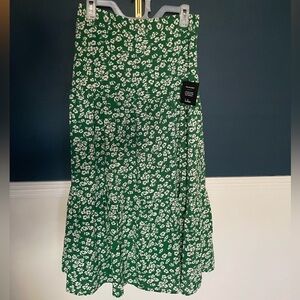 (Sold) NWT Lulus maxi skirt Size L